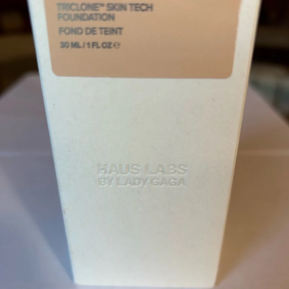 NWT🌷#160 - Haus Labs Triclone Skin Tech Medium Coverage Foundation